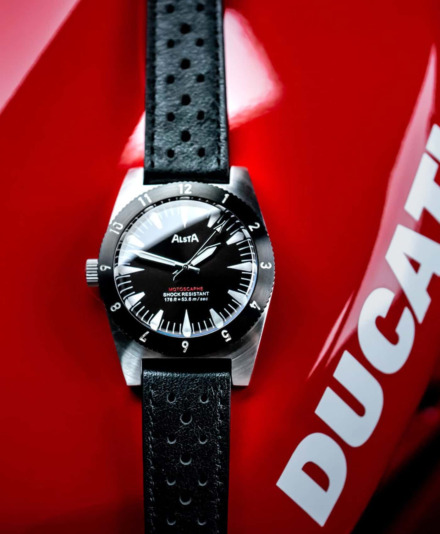 Alsta Watches_Motoscaphe_mood shot_clock for motorcyclists