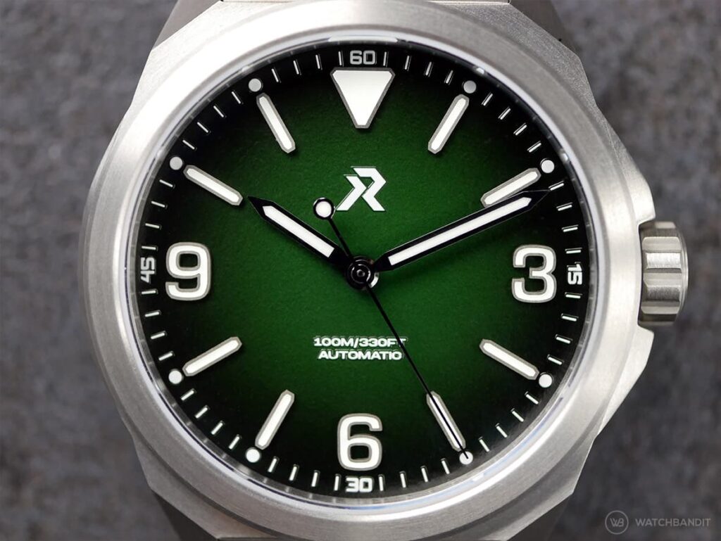 RZE-Resolute 2022-green-dial close up