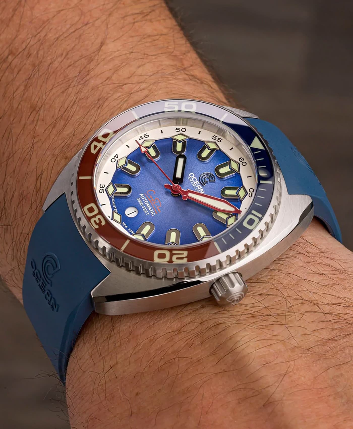 Ocean Crawler-Core Diver-Blue Red-Refractor-wrist shot-min