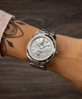 Formex - Essence ThirtyNine (39mm) Automatic Chronometer - Nacre-woman wrist