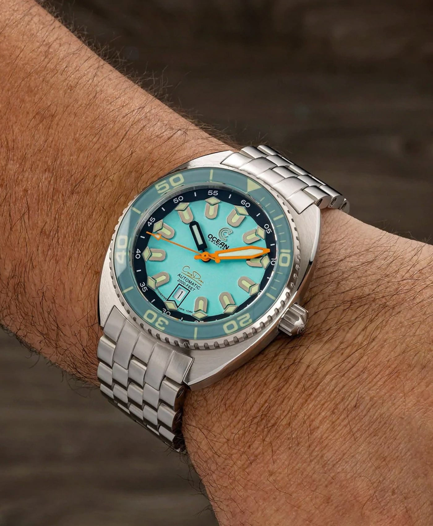 Ocean Crawler Core Diver V4 - Aqua-bracelet wrist shot-min