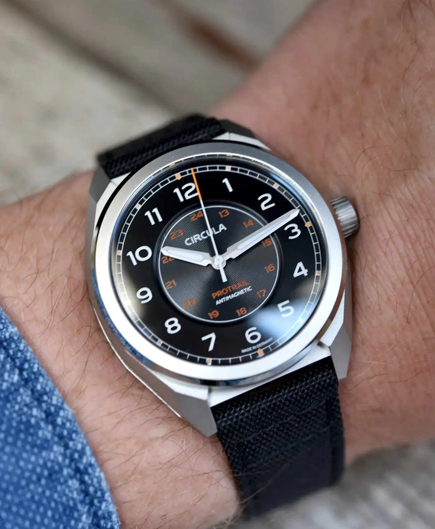 Circula ProTrail Black - wrist shot Circula ProTrail Black - wrist shot