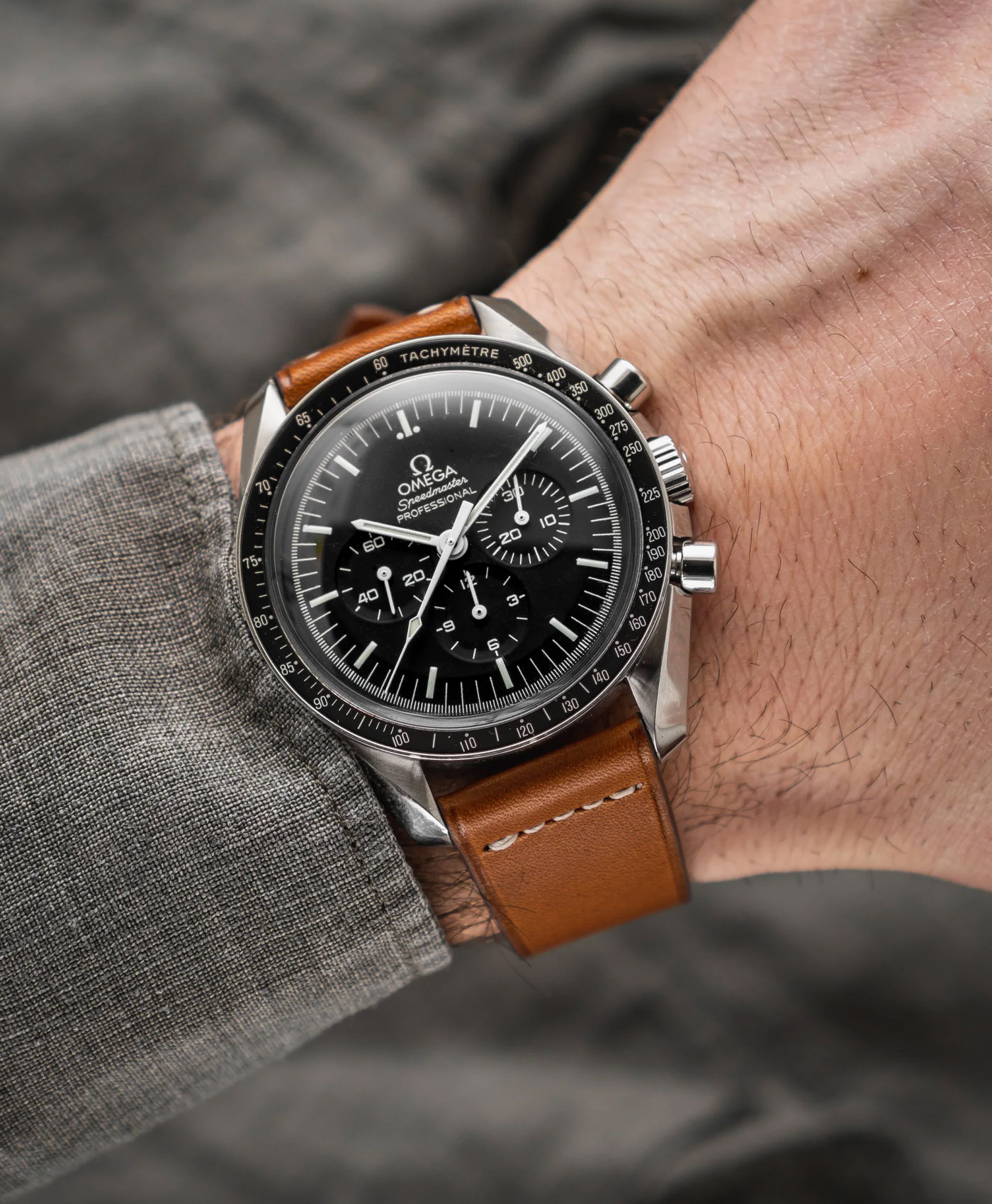 Wristporn-Brown-NovoNappa-Calfskin-Leather-Watch Strap-wrist-shot-Omega-Speedmaster