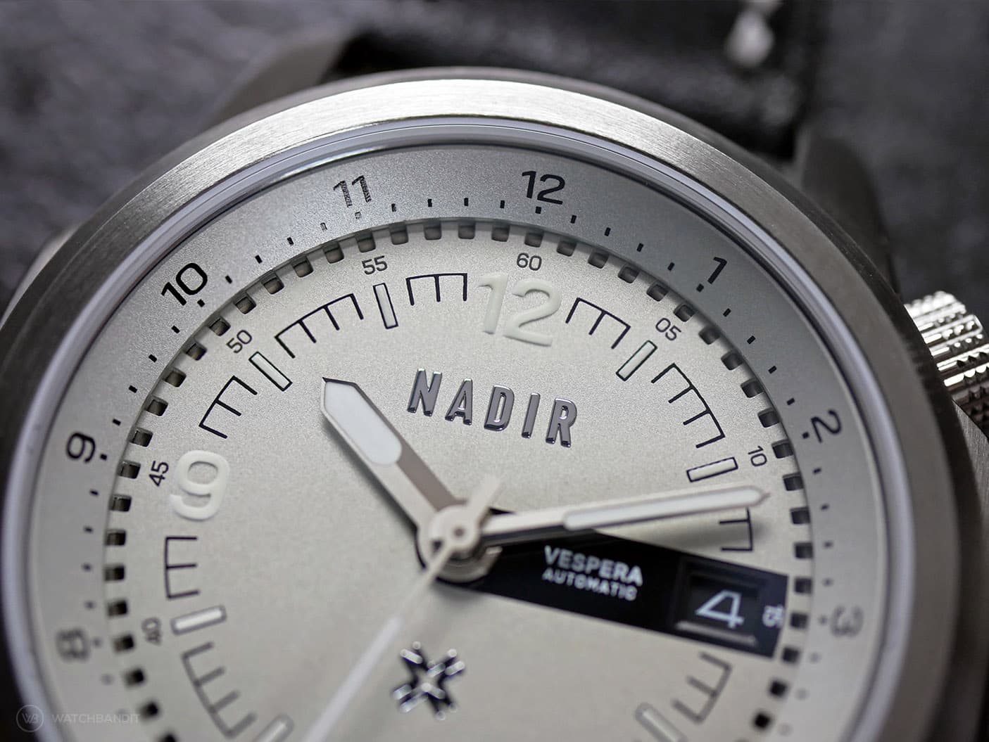 Nadir-Vespera-Grey-Dial-Close-Up-min