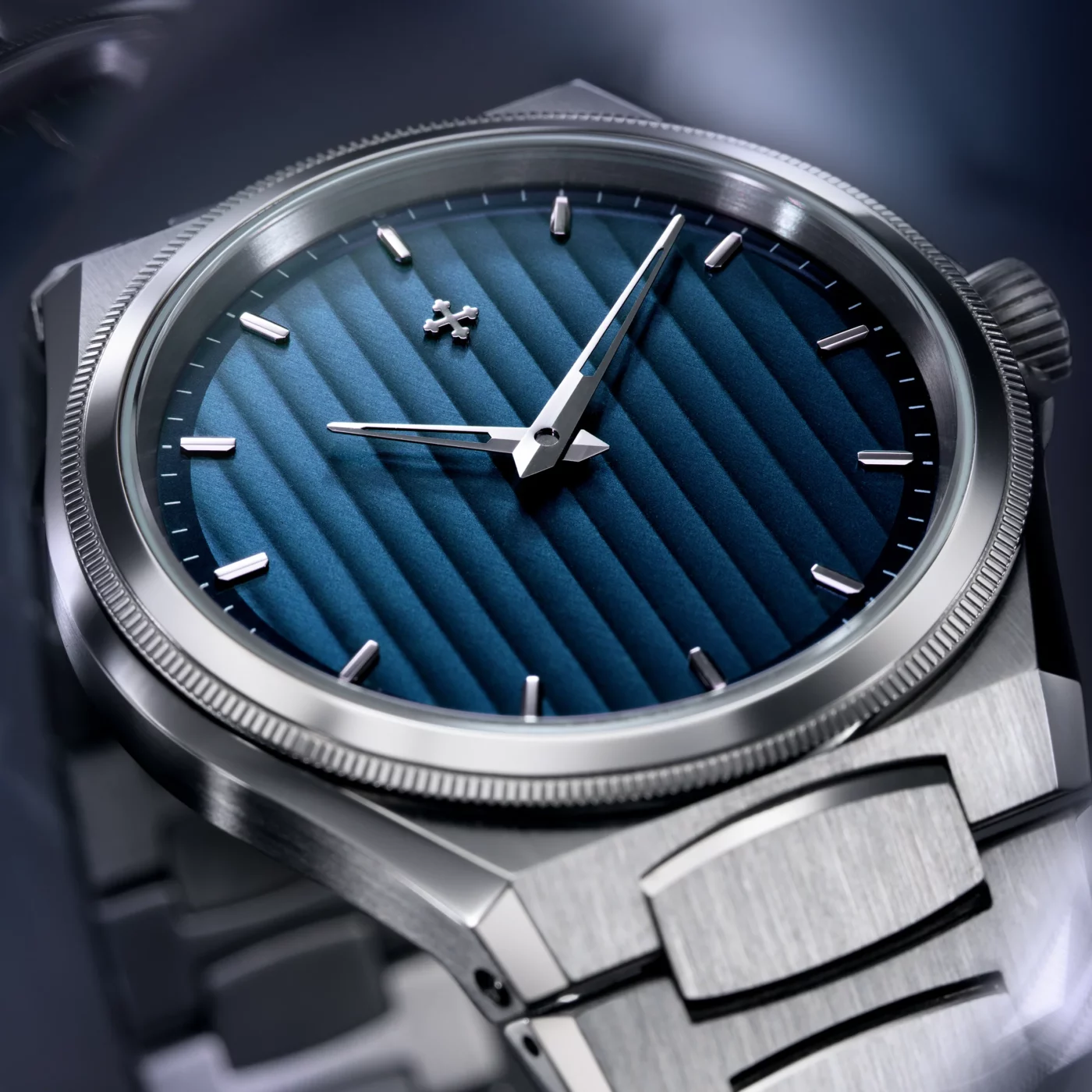 Venezianico-Arsenale-40-Blue-Cote de Geneve Stripe-dial