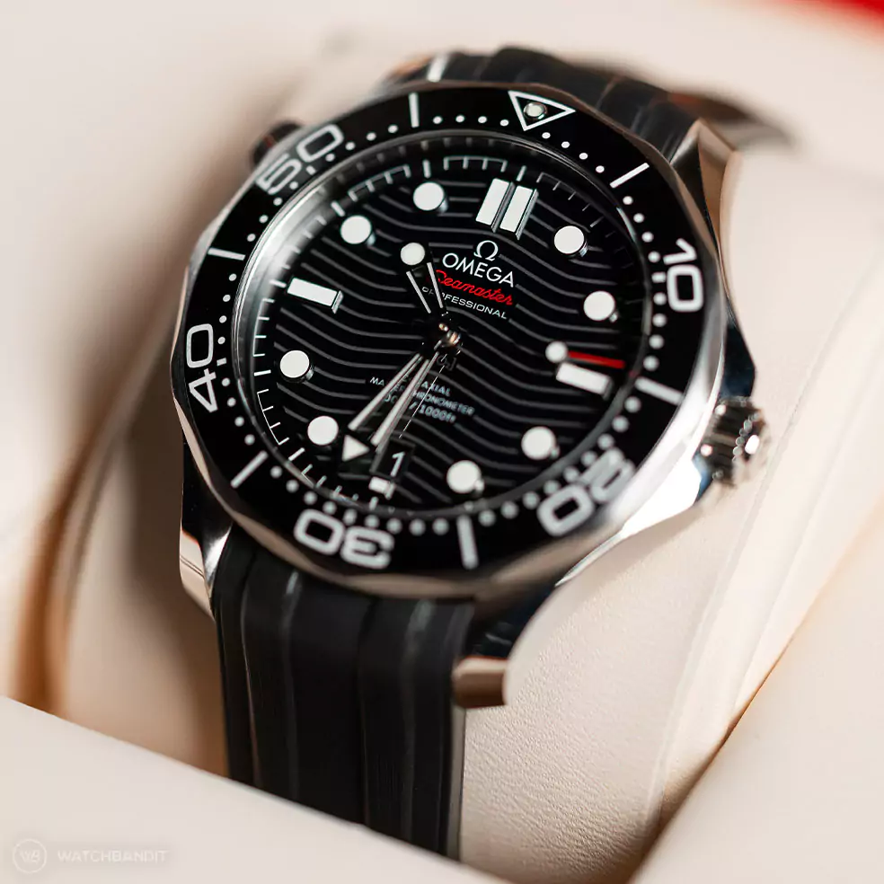 omega-seamaster 300M-watchbandit-rubber-strap-black