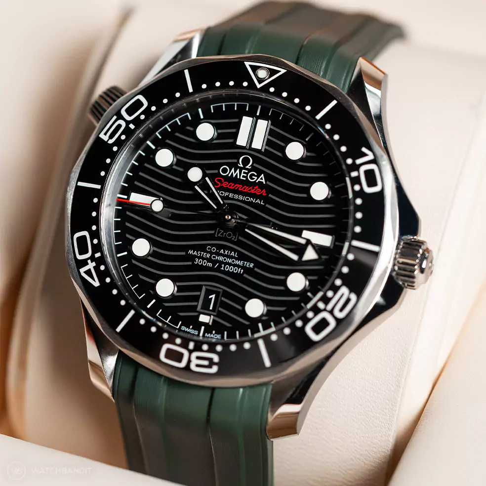 omega-seamaster 300M-watchbandit-rubber-strap-green