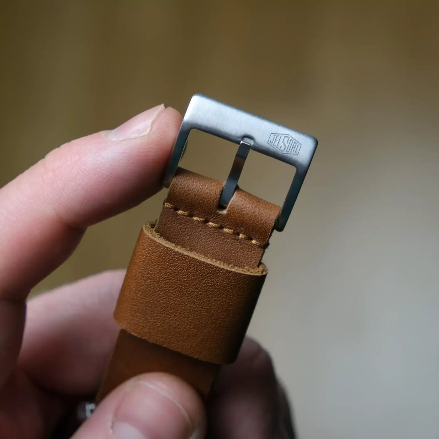 jelsdal-leather-singlepiece-strap-brown-buckle