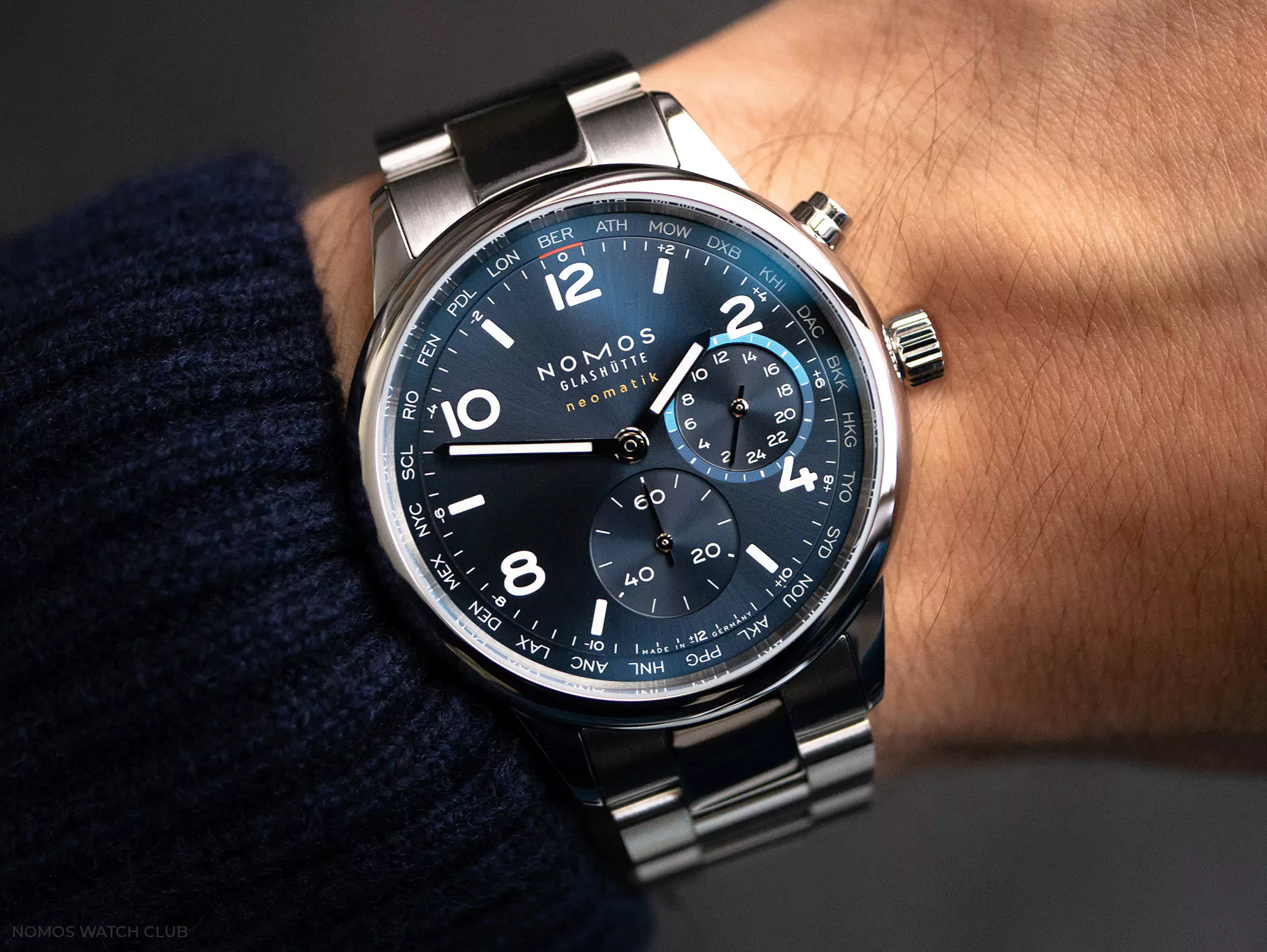 nomos-club-sport-worldtimer-blue-reference-790-wristshot