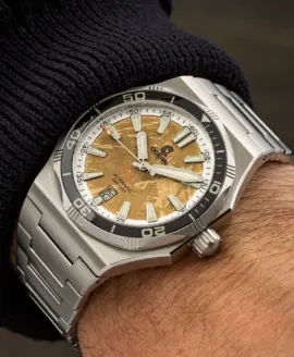 ocean-crawler-bolt-space-gold-wrist shot