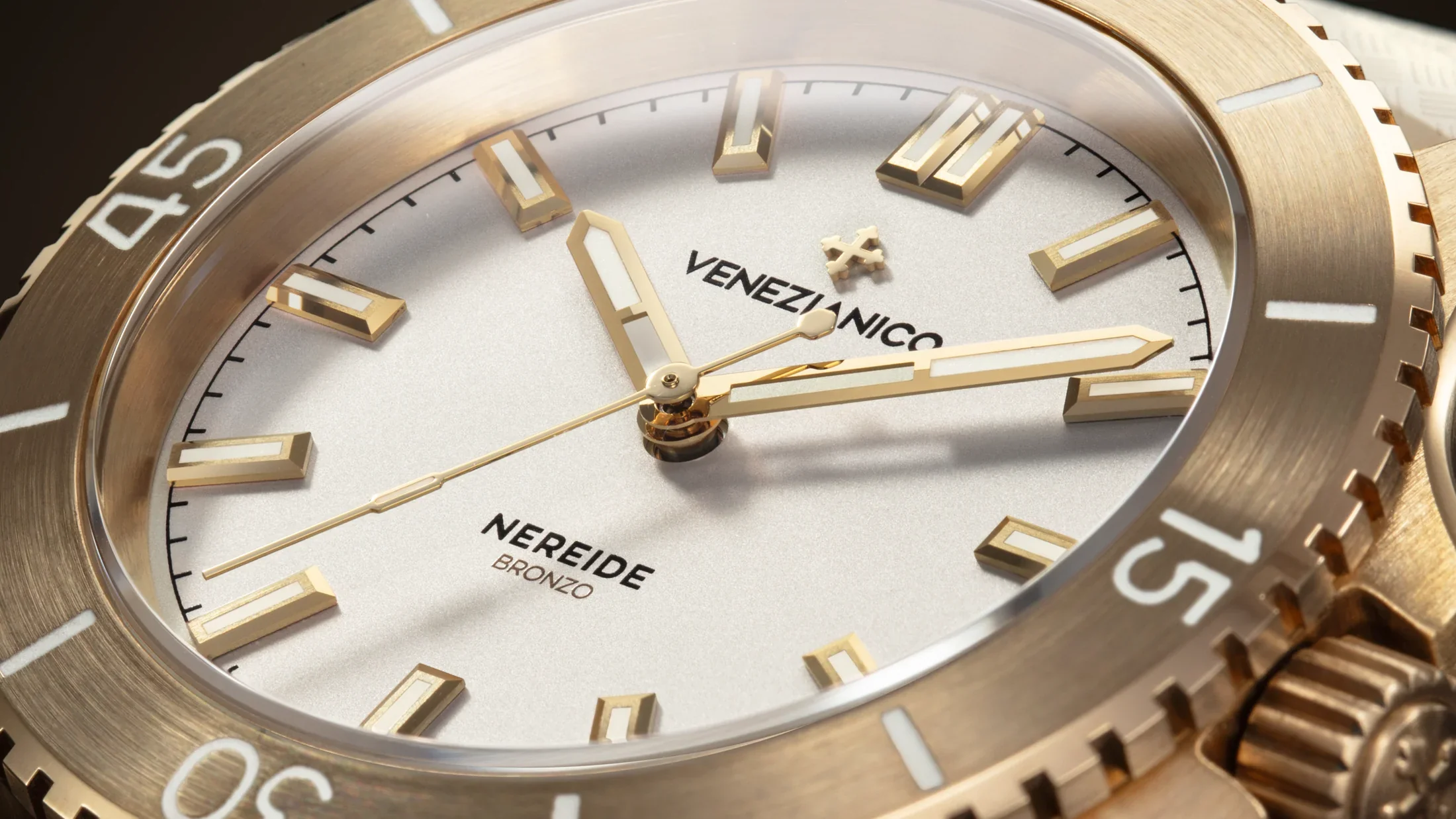 Nereide Bronzo white dial