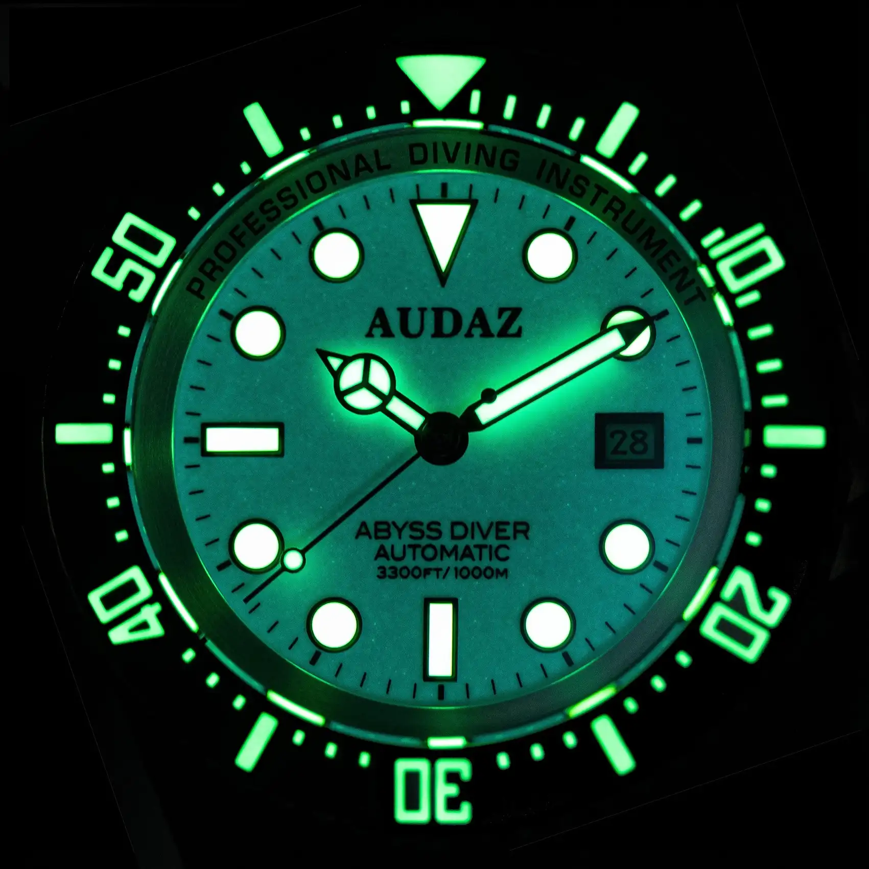 ADZ-3010-09LUMESHOT_5000x Audaz Abyss Full Lume dial