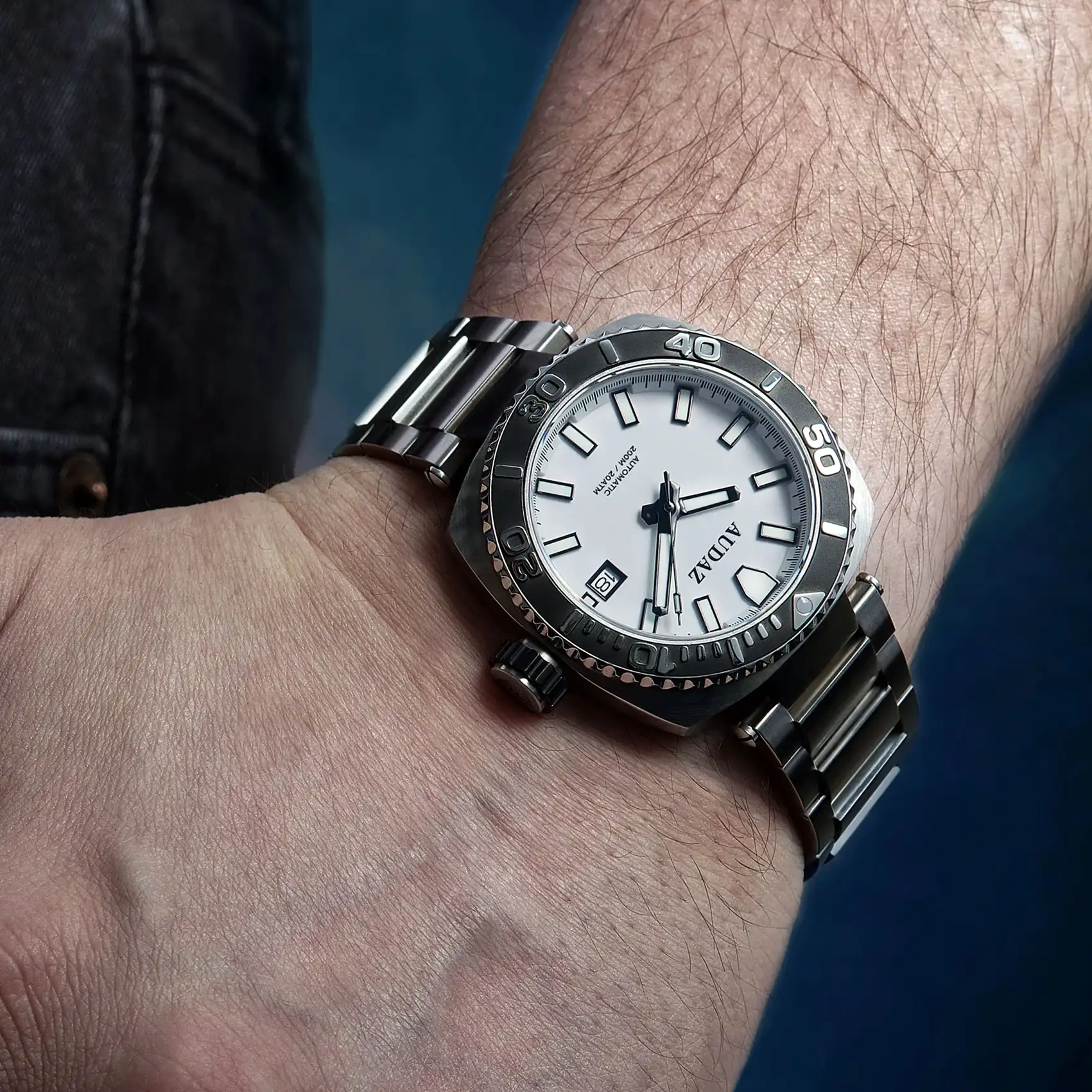 FullLumeA_5000x Audas King Ray White full lume ADZ-3040-wrist shot