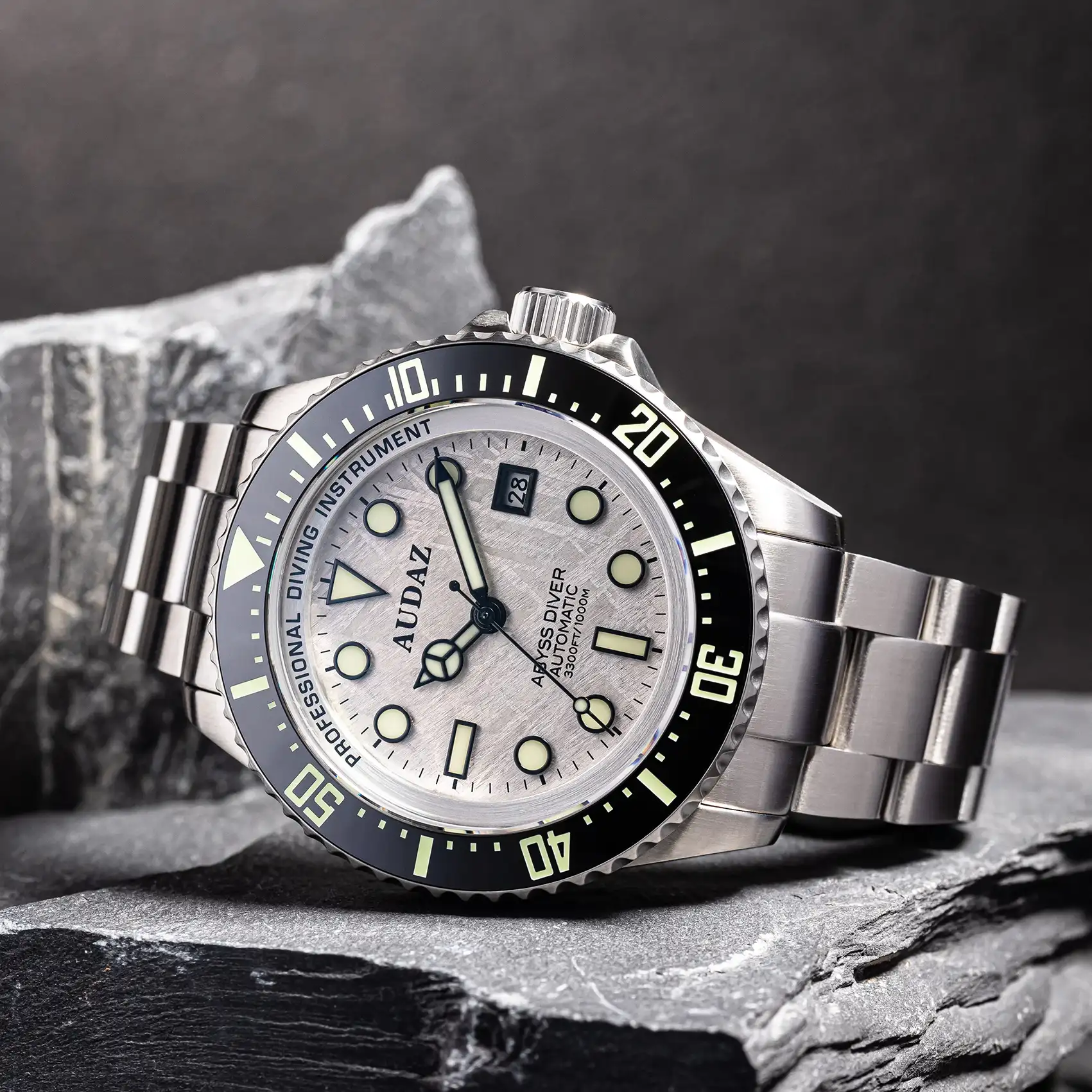 IMG_1002_5000x Audaz ABYSS DIVER ADZ-3010-11 Uhr mit Meteorit Zifferblatt Mood
