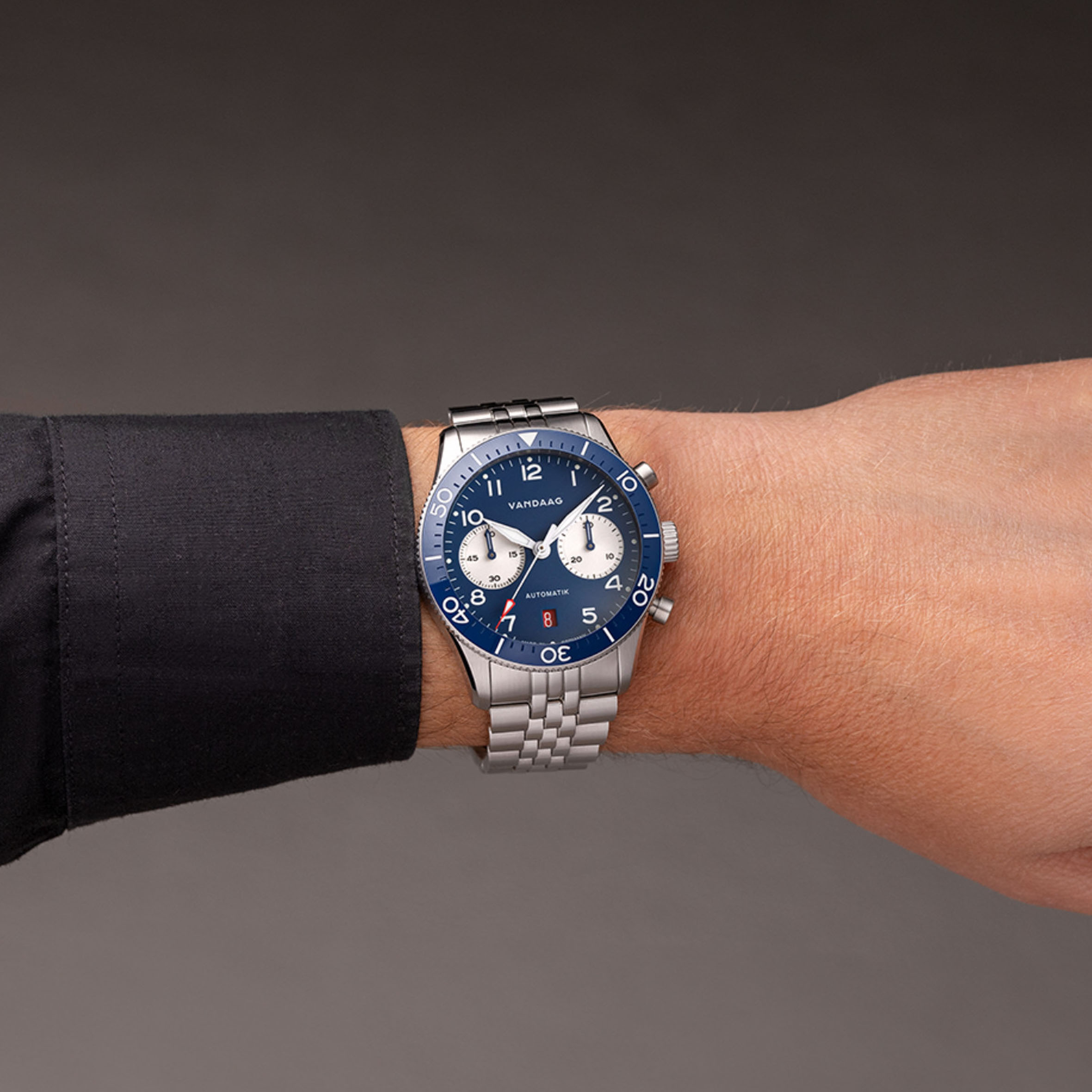 Vandaag - Schallmauer Automatik - Reverse Panda Blue - Steel Bracelet - wrist shot Vandaag - Schallmauer Automatik - Reverse Panda Blue - Steel Bracelet - wrist shot