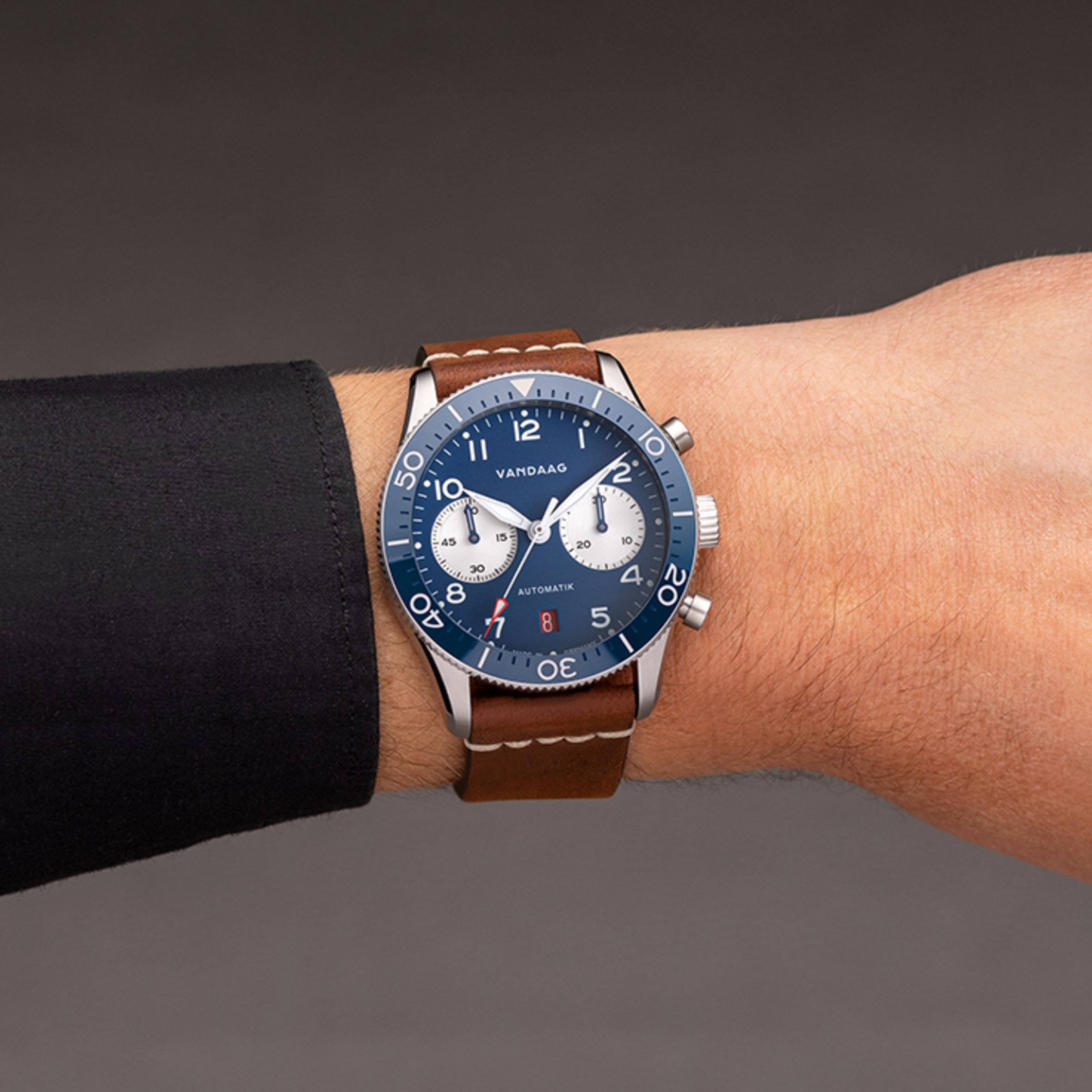 Vandaag - Schallmauer Automatik - Reverse Panda Blue - Tweede Pelle Leather Strap - wrist shot Vandaag - Schallmauer Automatik - Reverse Panda Blue - Tweede Pelle Leather Strap - wrist shot