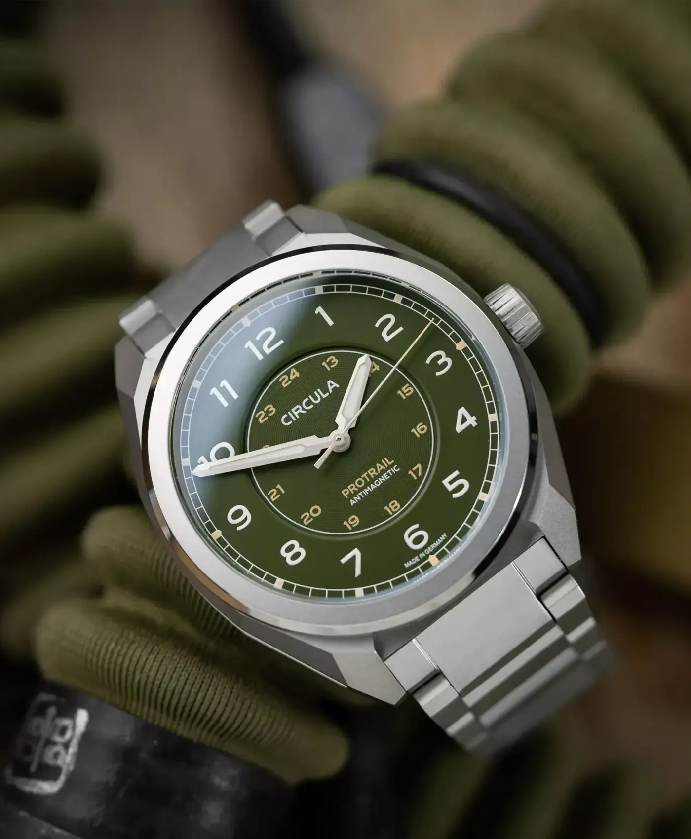 Circula ProTrail Green - steel bracelet - mood Circula ProTrail Green - steel bracelet - mood