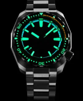 Zelos Hammerhead Lume watch