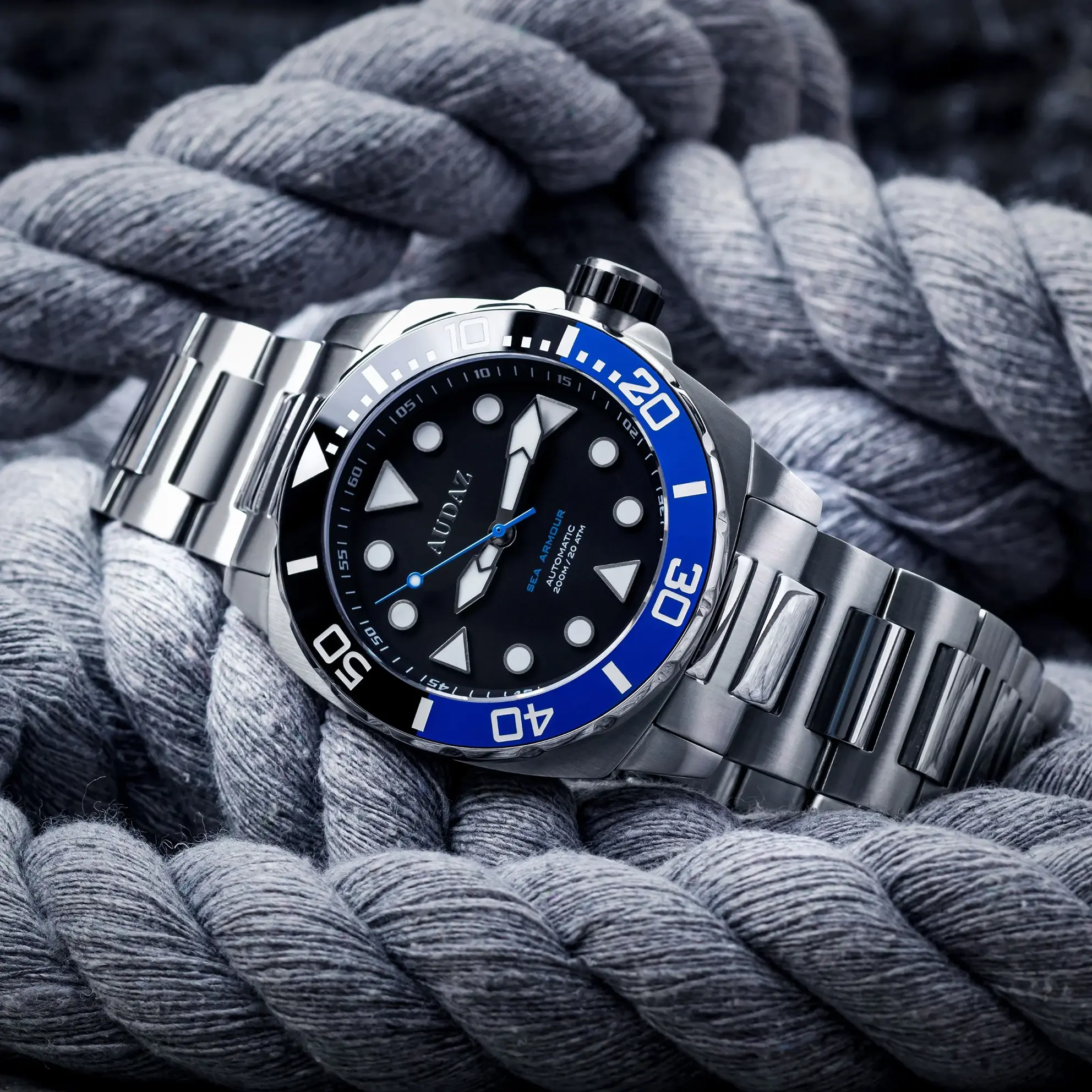 SEARMOUR2_2500x blue black bezel watch